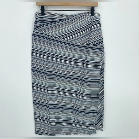 J.JILL - Beutiful pencil skirt Grey patterns Size S - Picture 2 of 7